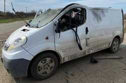 Ворожий дрон влучив в авто на Дніпропетровщині: є загиблі та поранені