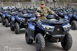 Дніпряни передали військовим сто квадроциклів: планують ще стільки ж