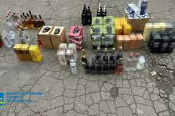 Ділки на Дніпропетровщині продавали безакцизний алкоголь по всій країні